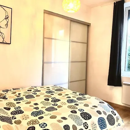 Le Canut De St Just Apartament *